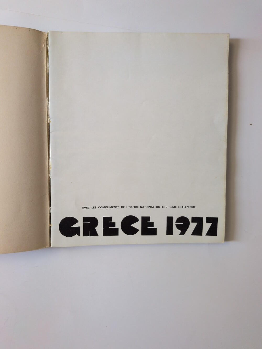 "Grece" - 1977 Greek Tourism Book (French language) - Picture 2 of 16